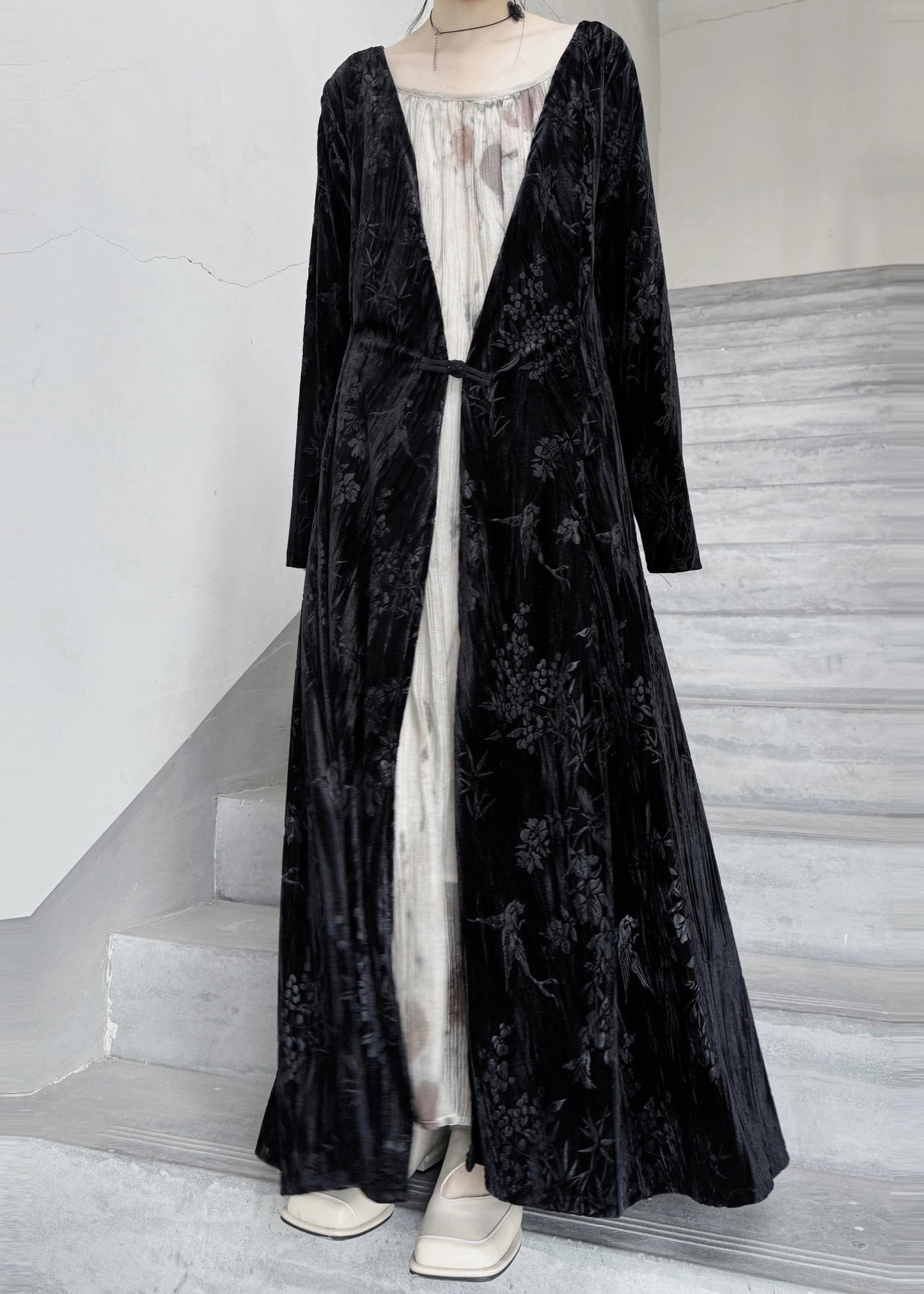 Well Tailored Cardigan with a Graceful Silhouette