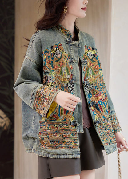 Effortlessly Elegant Coat with a Timeless Design
