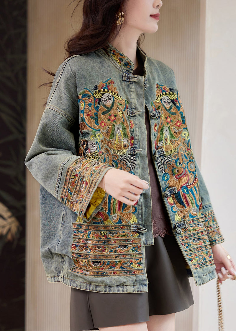 Effortlessly Elegant Coat with a Timeless Design