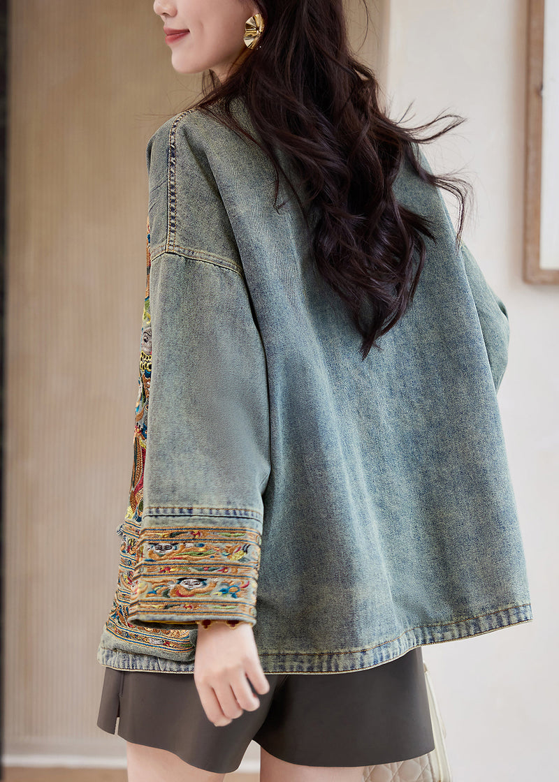 Effortlessly Elegant Coat with a Timeless Design
