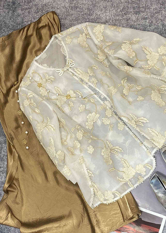 A Vintage Style Top with Delicate Timeless Details