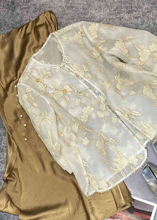 A Vintage Style Top with Delicate Timeless Details