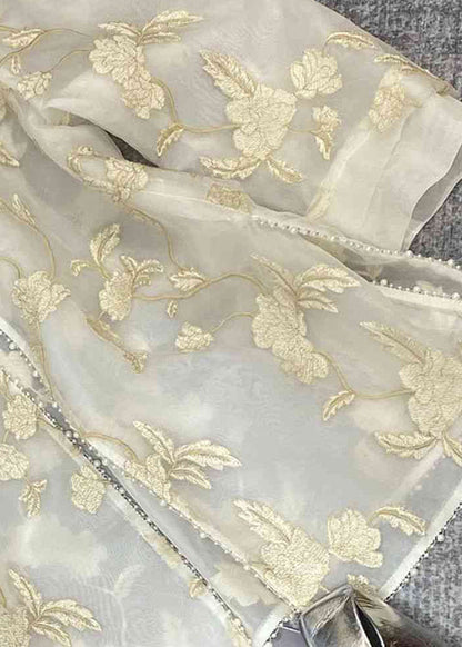 A Vintage Style Top with Delicate Timeless Details