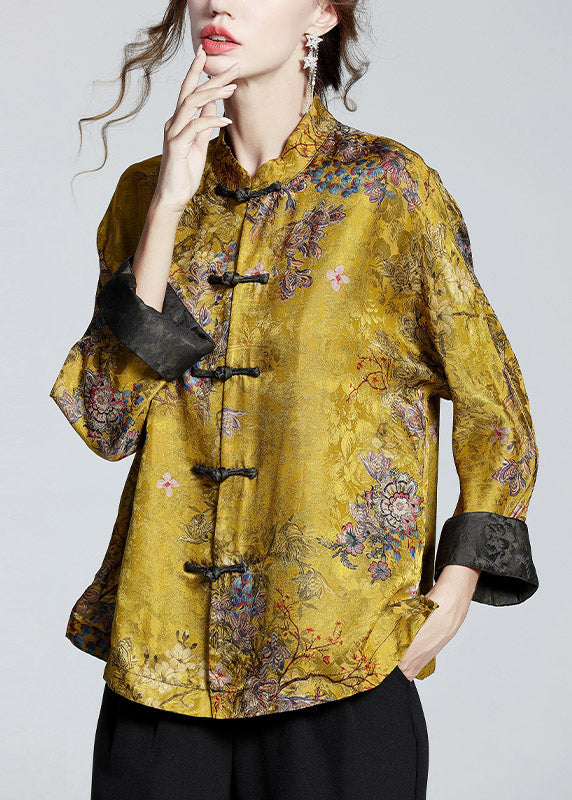 Well Tailored Coat with a Graceful Silhouette