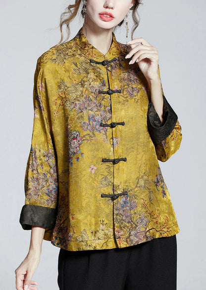 Well Tailored Coat with a Graceful Silhouette
