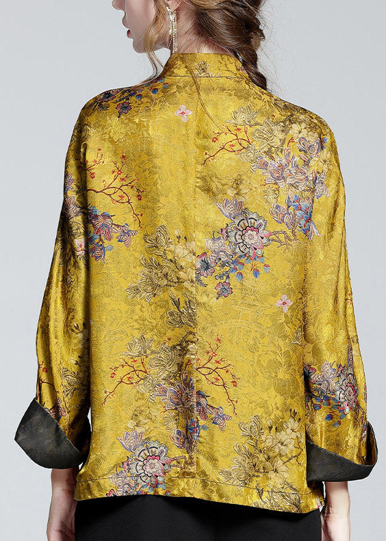 Well Tailored Coat with a Graceful Silhouette