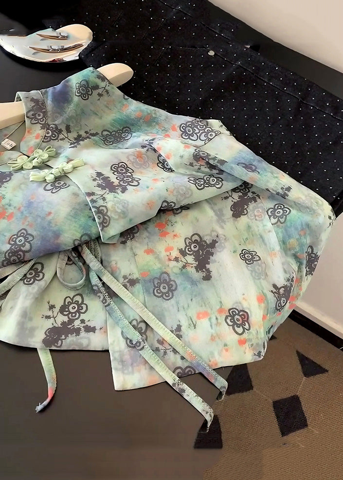 Beautifully Crafted Blouse in a Classic Style