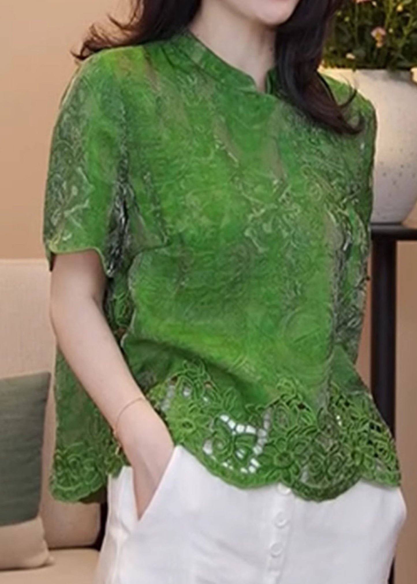 Effortlessly Elegant Blouse with a Timeless Design