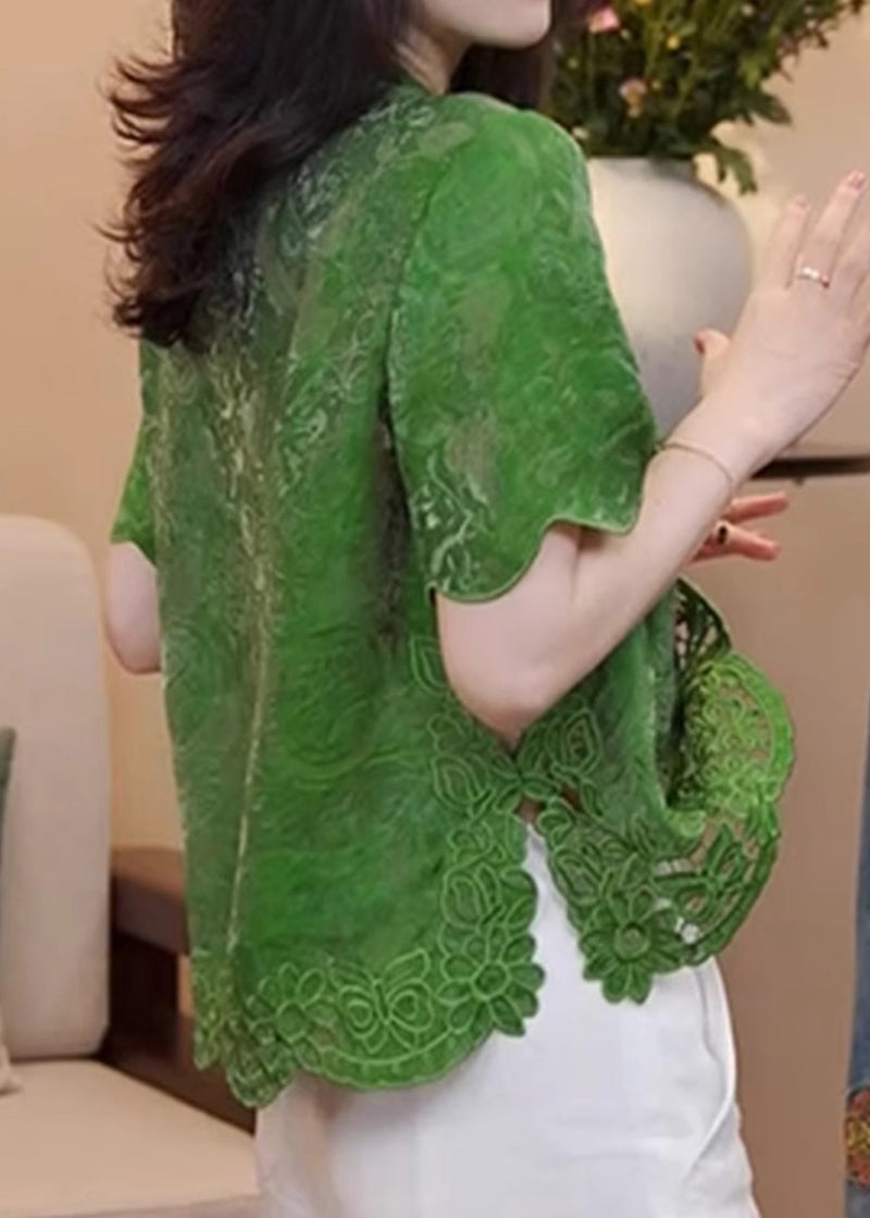 Effortlessly Elegant Blouse with a Timeless Design