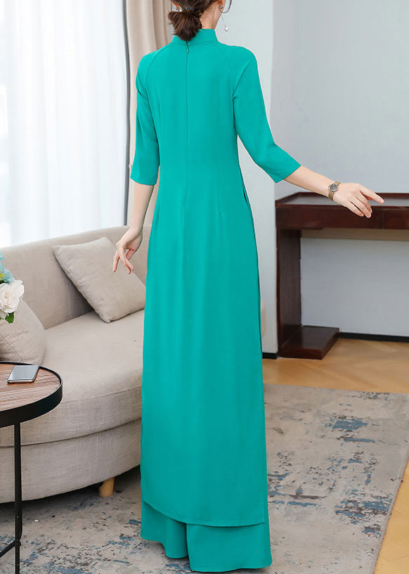 Beautifully Finished Garment in a Timeless Design