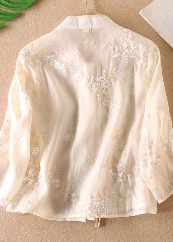 Classic Vintage Shirt with a Flattering Fit