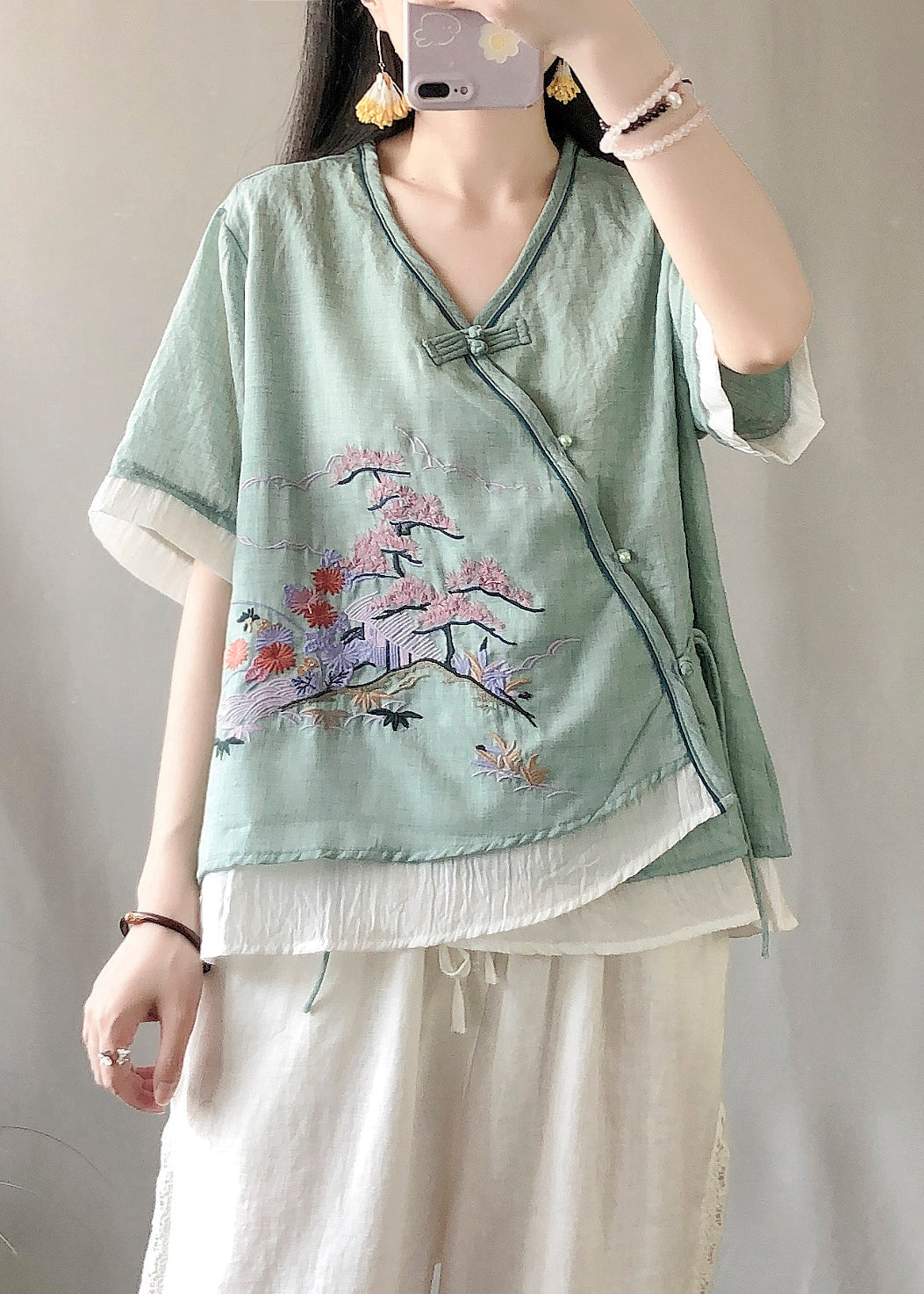 Beautifully Finished Top in a Timeless Design