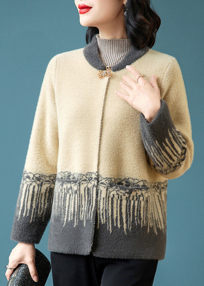 Beautifully Finished Coat in a Timeless Design