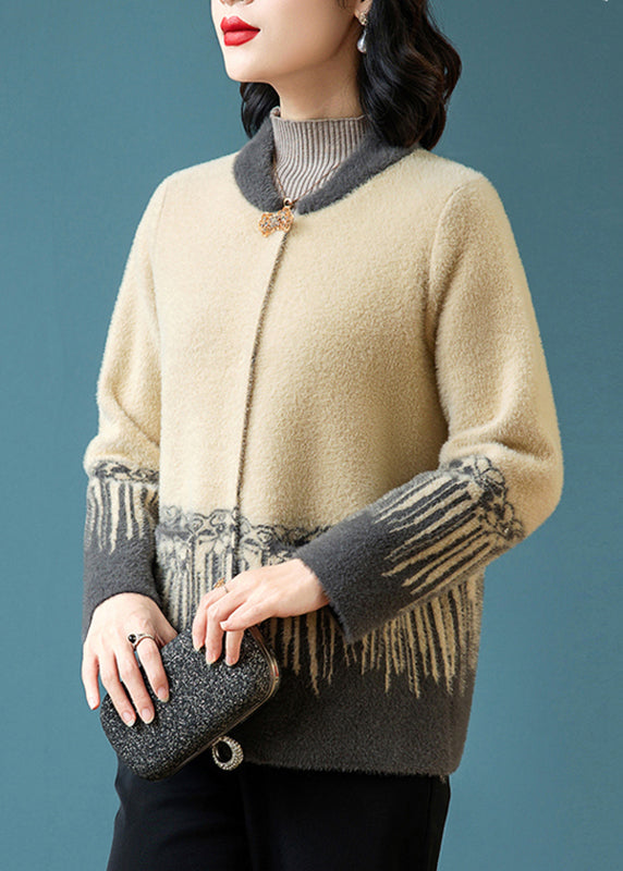 Beautifully Finished Coat in a Timeless Design