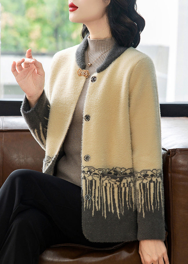 Beautifully Finished Coat in a Timeless Design