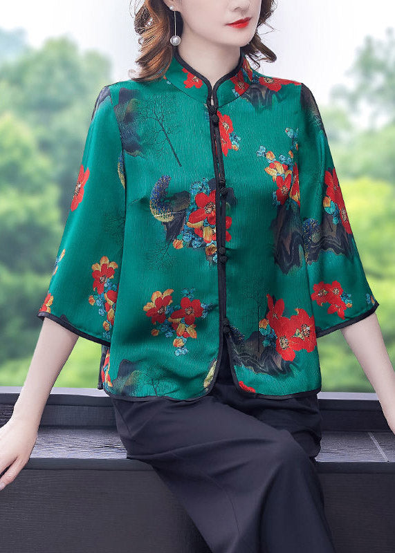 Classic Vintage Shirt with a Flattering Fit
