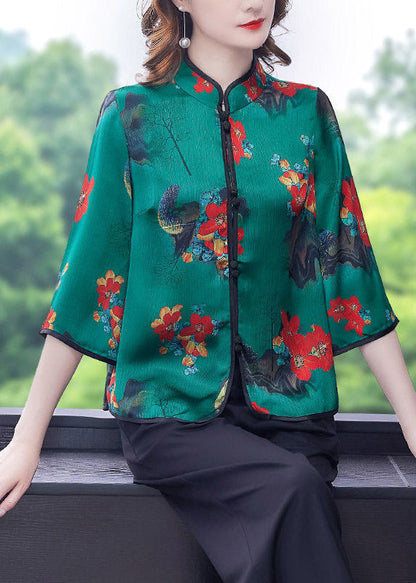 Classic Vintage Shirt with a Flattering Fit
