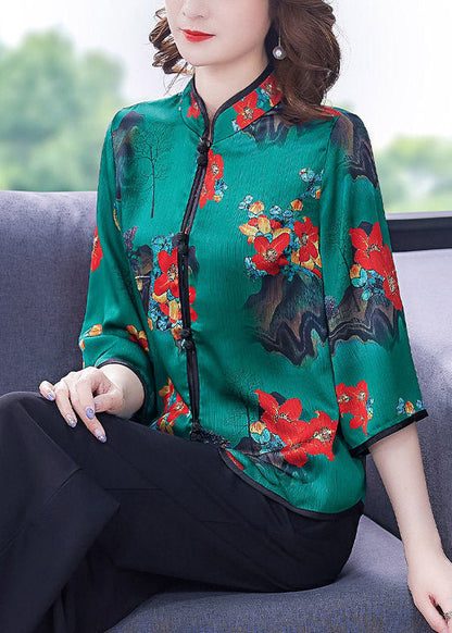 Classic Vintage Shirt with a Flattering Fit