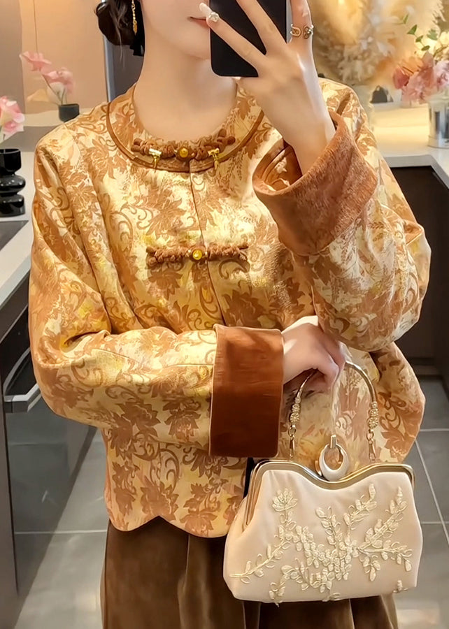 Effortlessly Elegant Coat with a Timeless Design