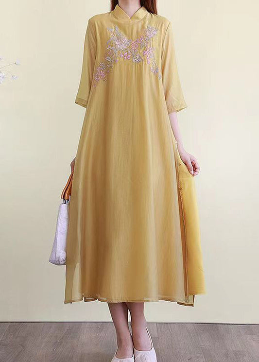 Beautifully Finished Dress in a Timeless Design
