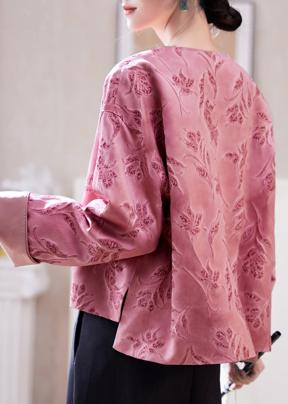 Beautifully Finished Coat in a Timeless Design