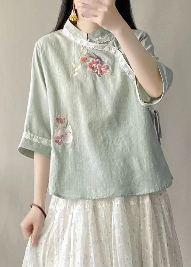 Well Tailored Shirt with a Graceful Silhouette