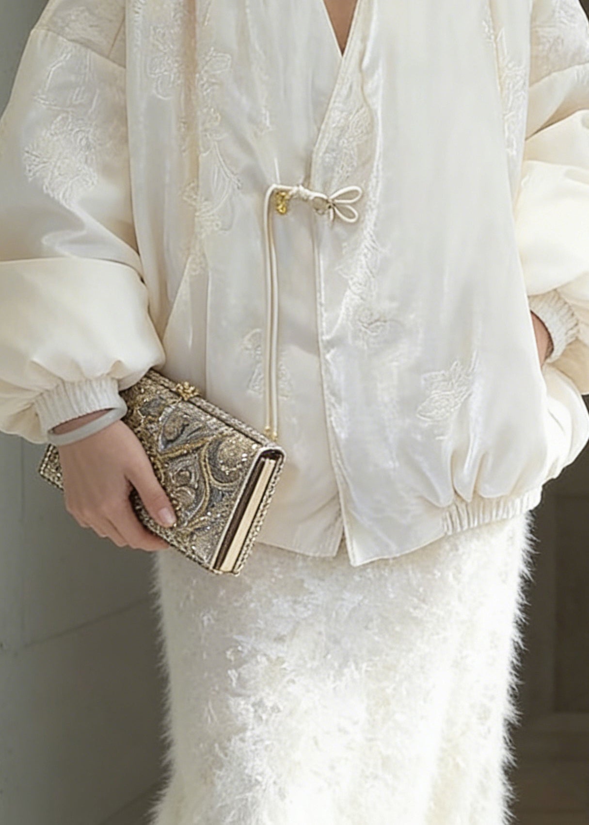Well Tailored Coat with a Graceful Silhouette