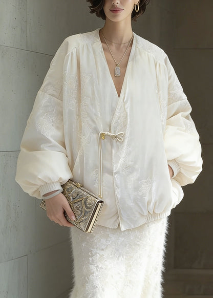 Well Tailored Coat with a Graceful Silhouette