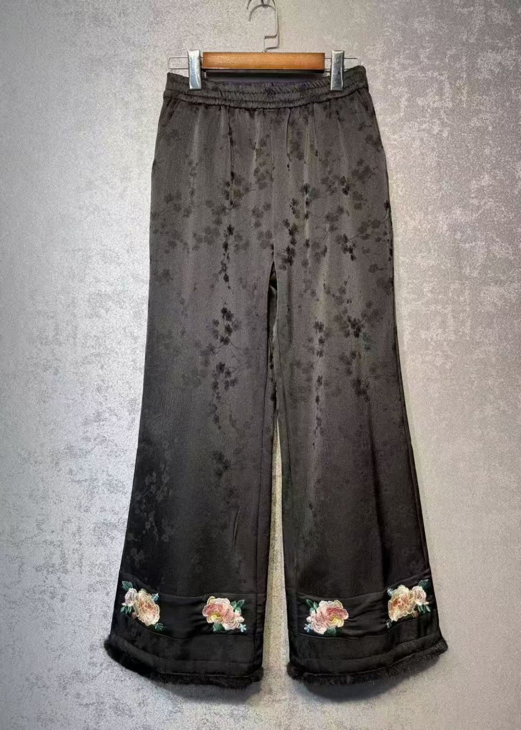 Sophisticated Pants with a Clean Classic Look