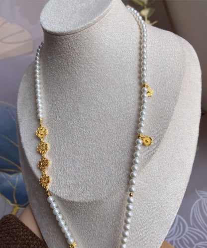 Classic Silver Necklace with Timeless Appeal