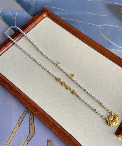 Classic Silver Necklace with Timeless Appeal