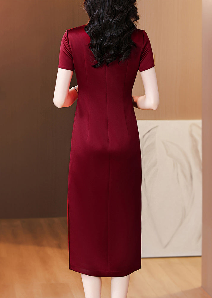 Well Tailored Dress with a Graceful Silhouette