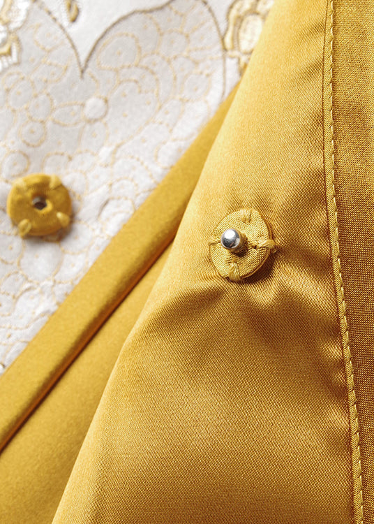 Classic Vintage & Enduringly Stylish Coat