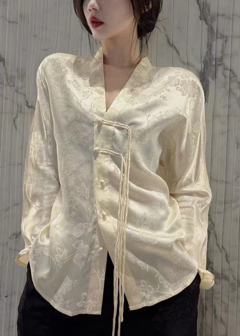 Well Tailored Shirt with a Graceful Silhouette
