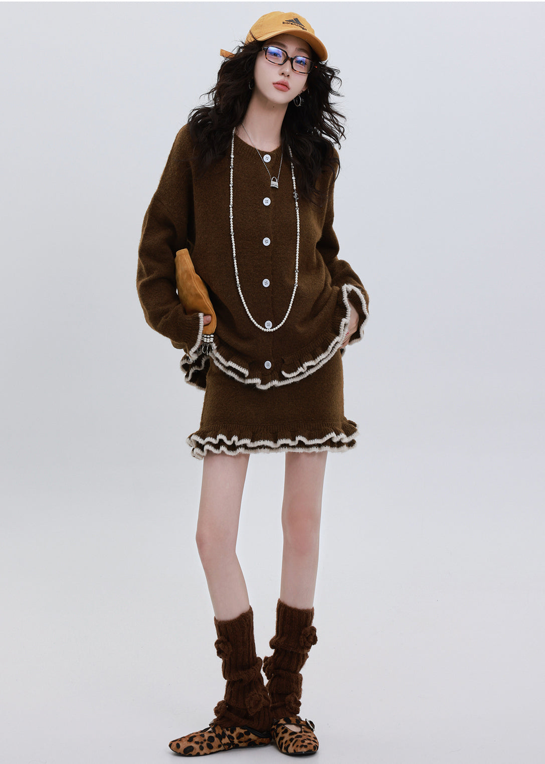 Well Tailored Cardigan with a Graceful Silhouette