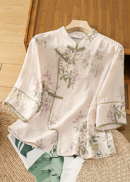 Beautifully Crafted Blouse in a Classic Style