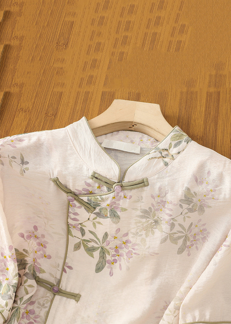 Beautifully Crafted Blouse in a Classic Style