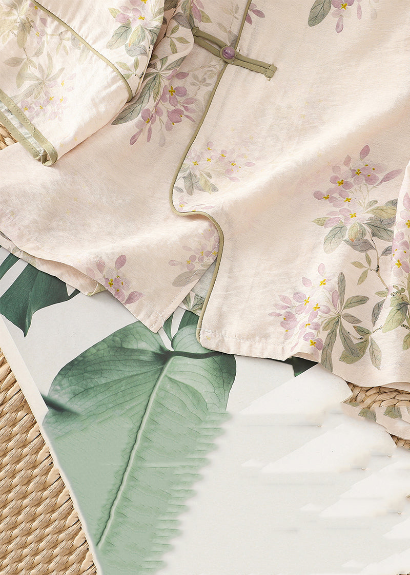 Beautifully Crafted Blouse in a Classic Style