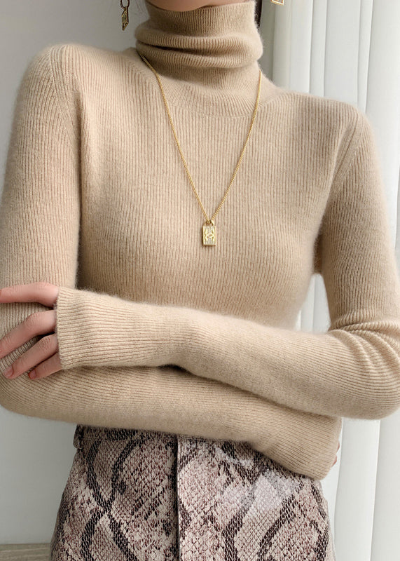 Classic Vintage Sweater with a Flattering Fit