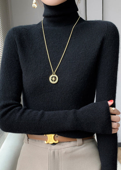 Classic Vintage Sweater with a Flattering Fit