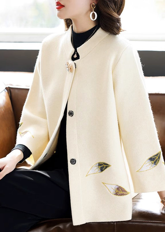 Well Tailored Coat with a Graceful Silhouette