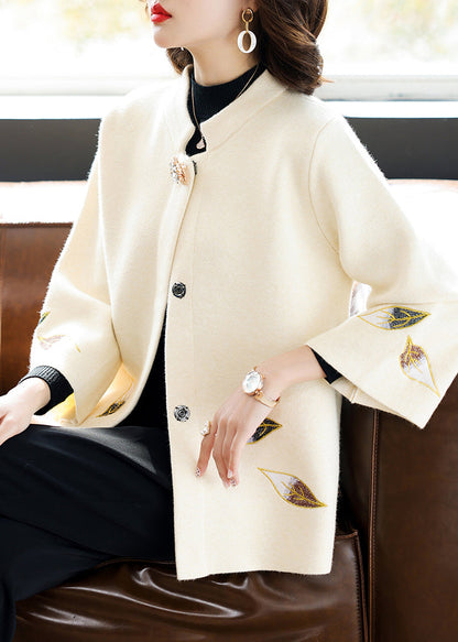 Well Tailored Coat with a Graceful Silhouette