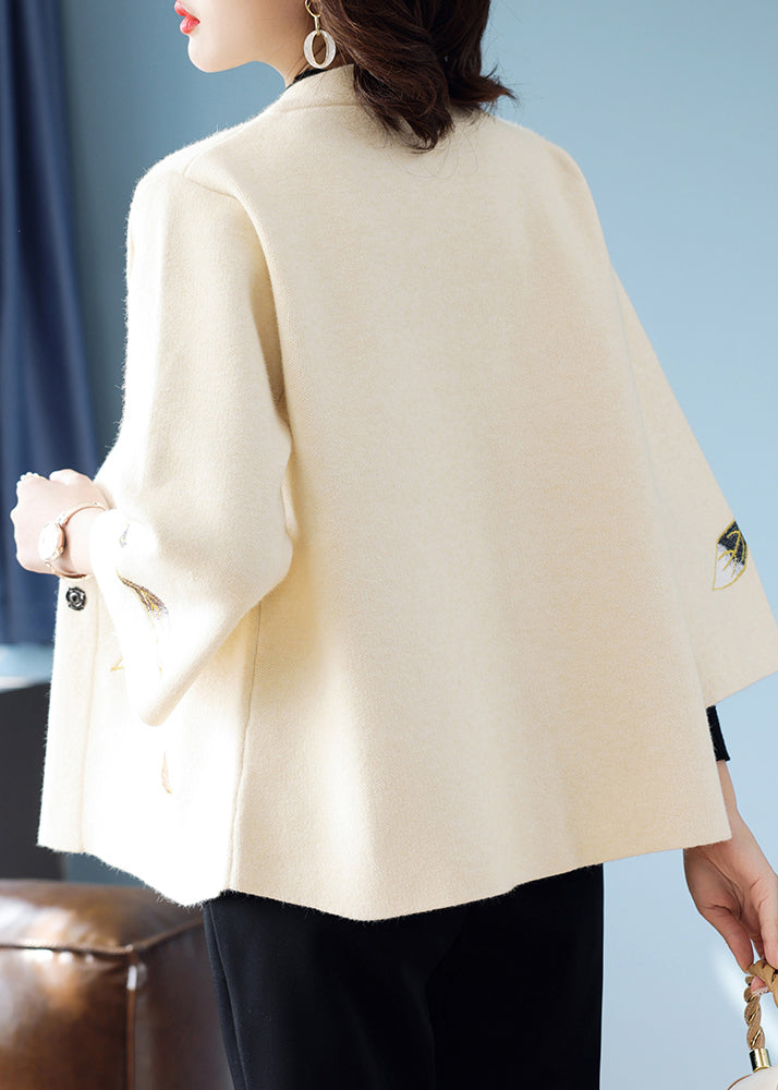 Well Tailored Coat with a Graceful Silhouette