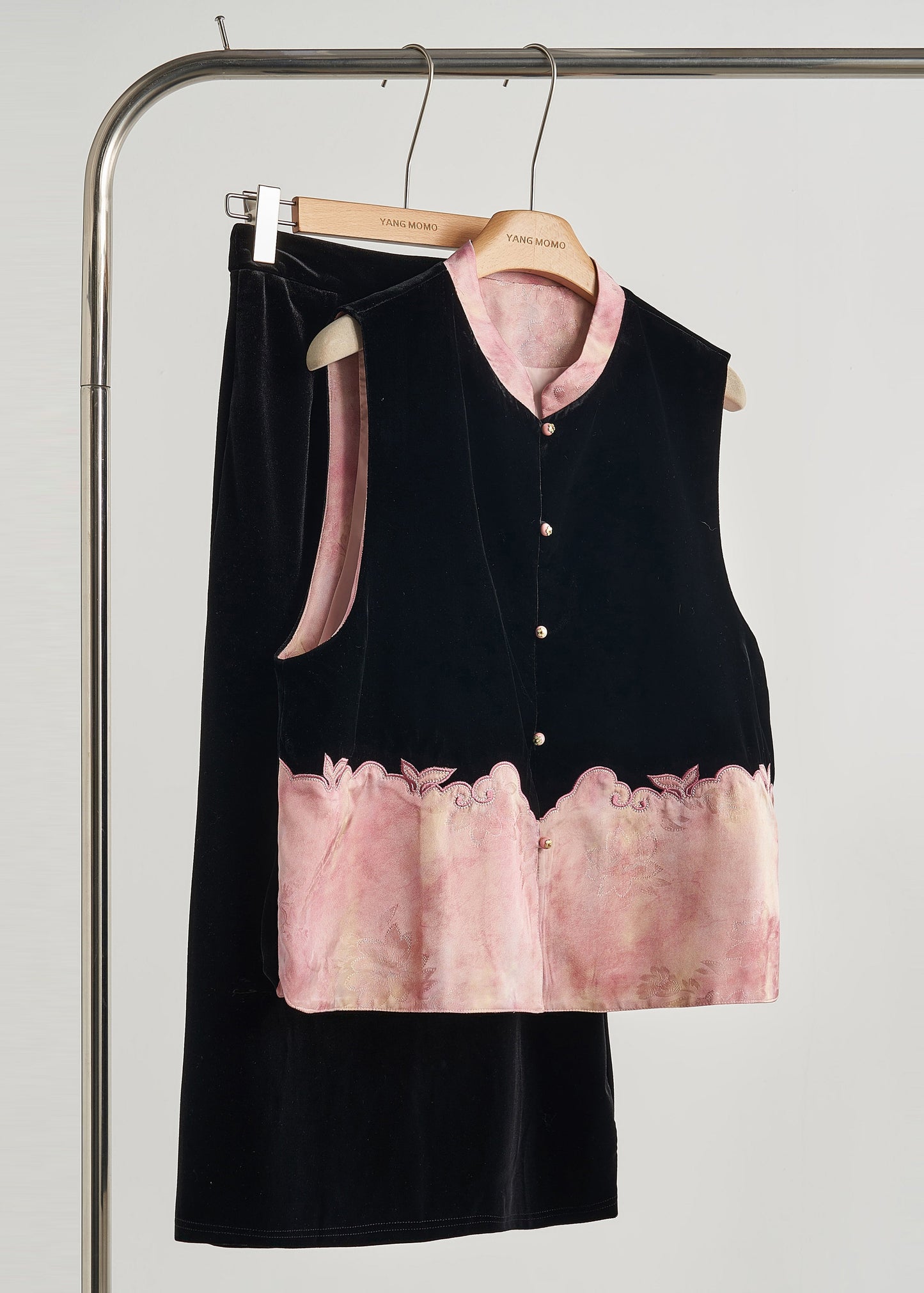 Effortlessly Elegant Garment with a Timeless Design