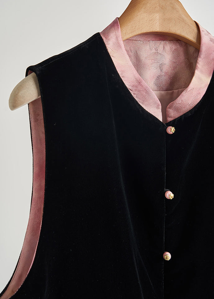 Effortlessly Elegant Garment with a Timeless Design