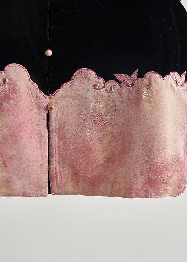 Effortlessly Elegant Garment with a Timeless Design