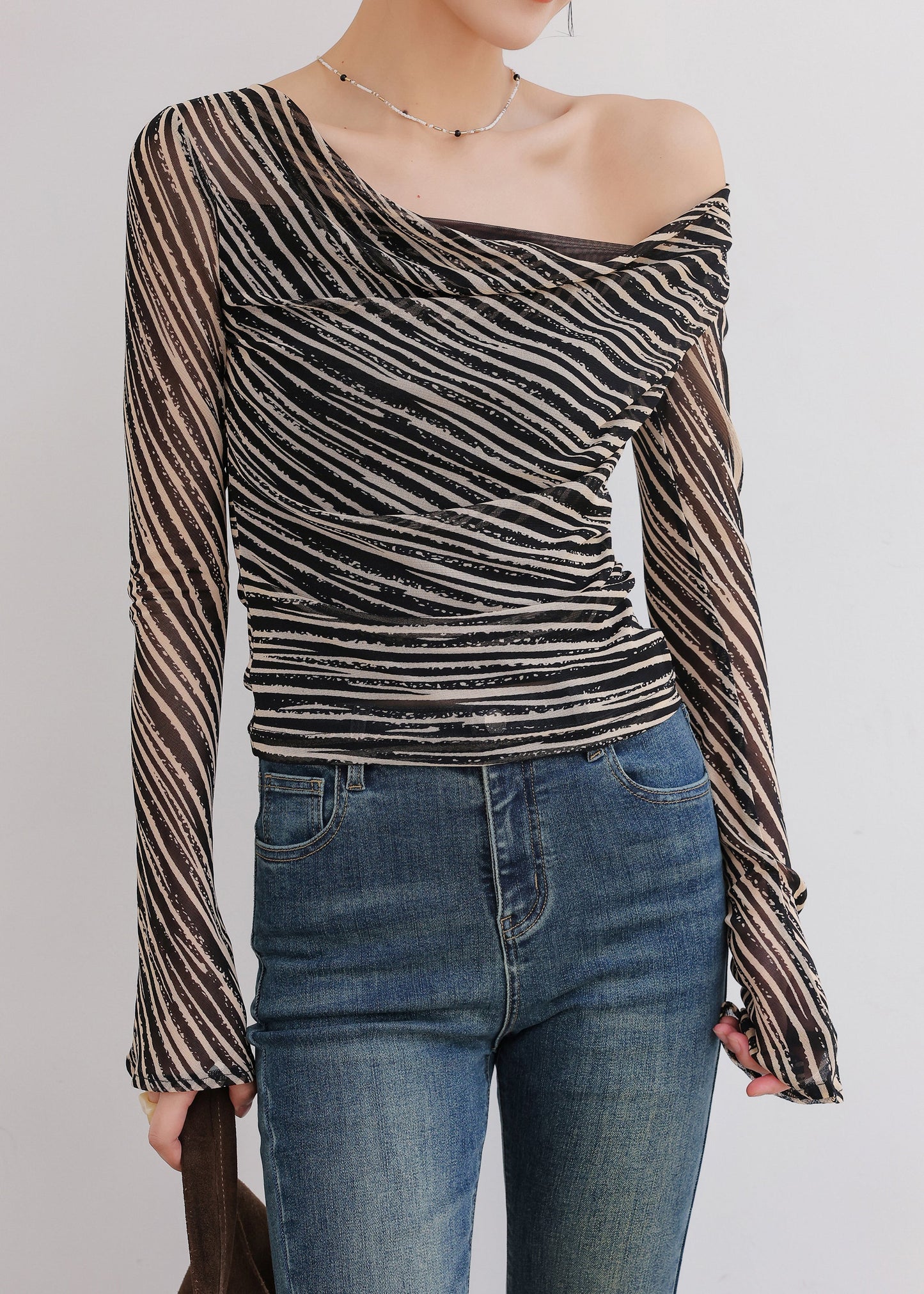 Well Tailored Top with a Graceful Silhouette
