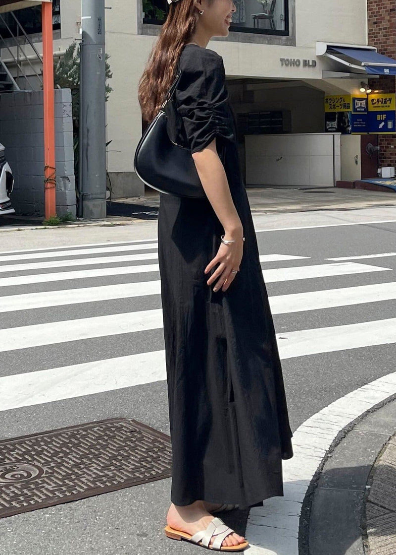 Effortlessly Elegant Dress with a Timeless Design