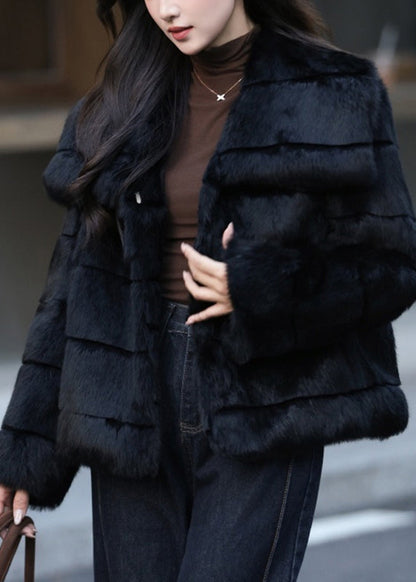Well Tailored Coat with a Graceful Silhouette
