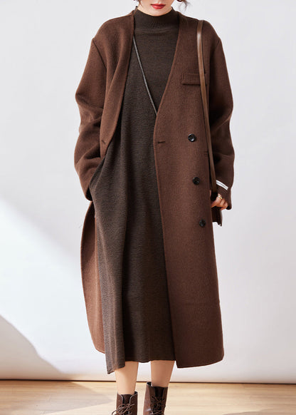 Well Tailored Coat with a Graceful Silhouette